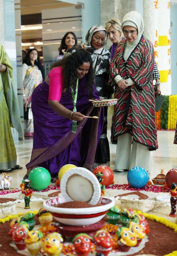 Emine Erdoğan, Yeni Delhi'de lider eşleri bir araya geldi