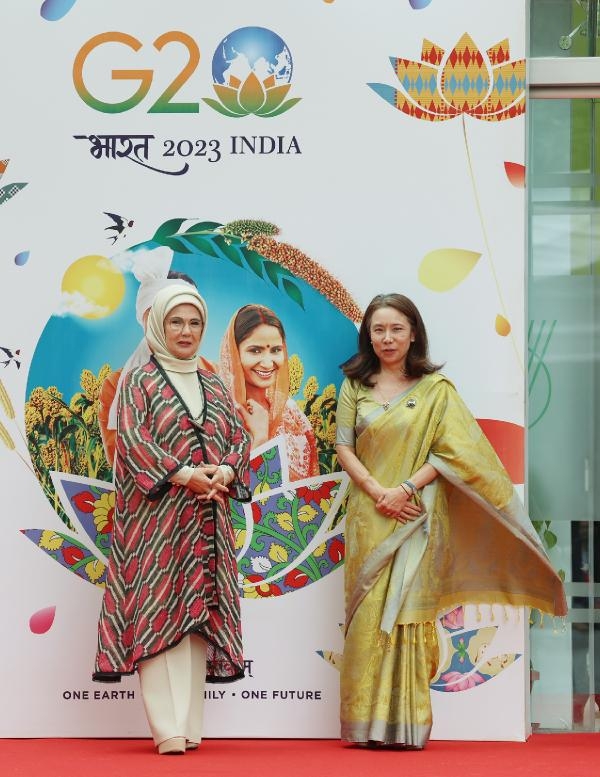 Emine Erdoğan, Yeni Delhi'de lider eşleri bir araya geldi