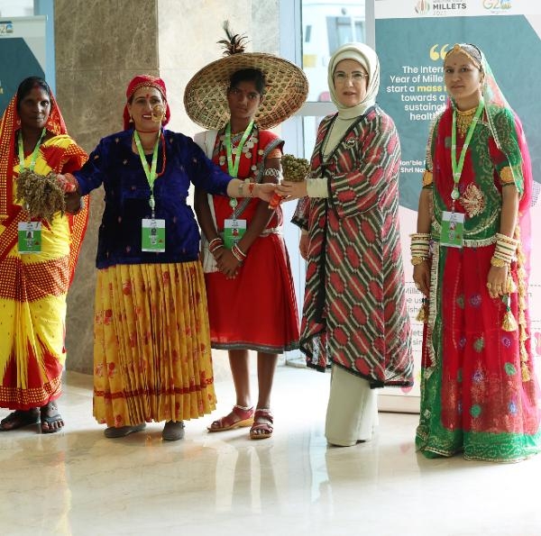 Emine Erdoğan, Yeni Delhi'de lider eşleri bir araya geldi