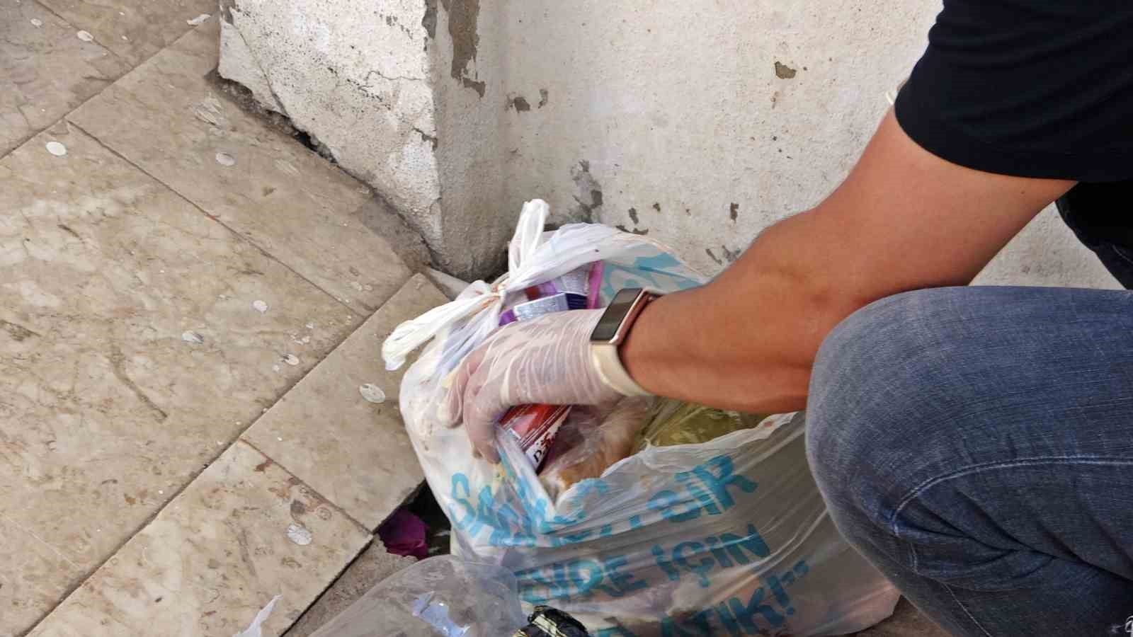 Evlerinden çöp atmaya çıkanlar dahi didik didik arandı !