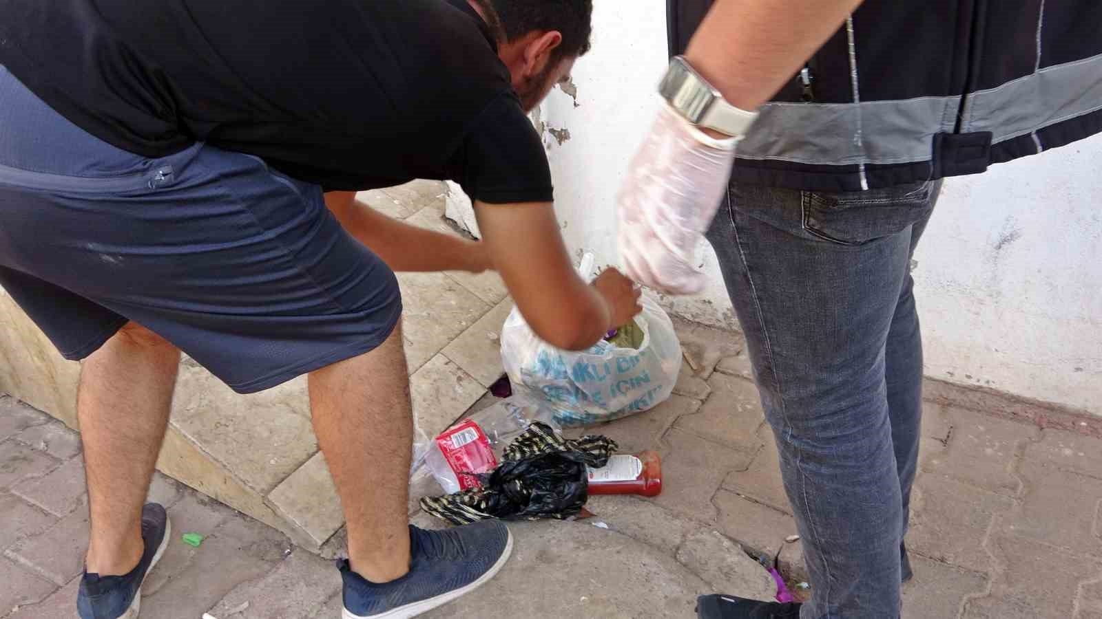 Evlerinden çöp atmaya çıkanlar dahi didik didik arandı !