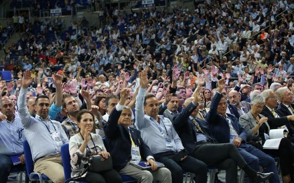Fenerbahçe'de başkanlık süresine kısıtlama getirildi