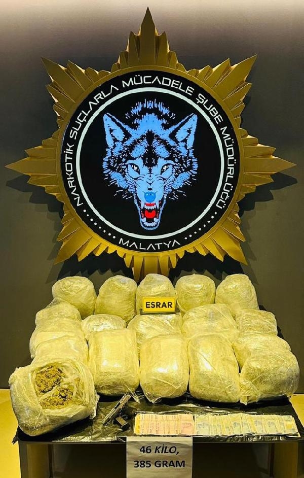 Kamyonetteki 46 kilo esrara 3 tutuklama