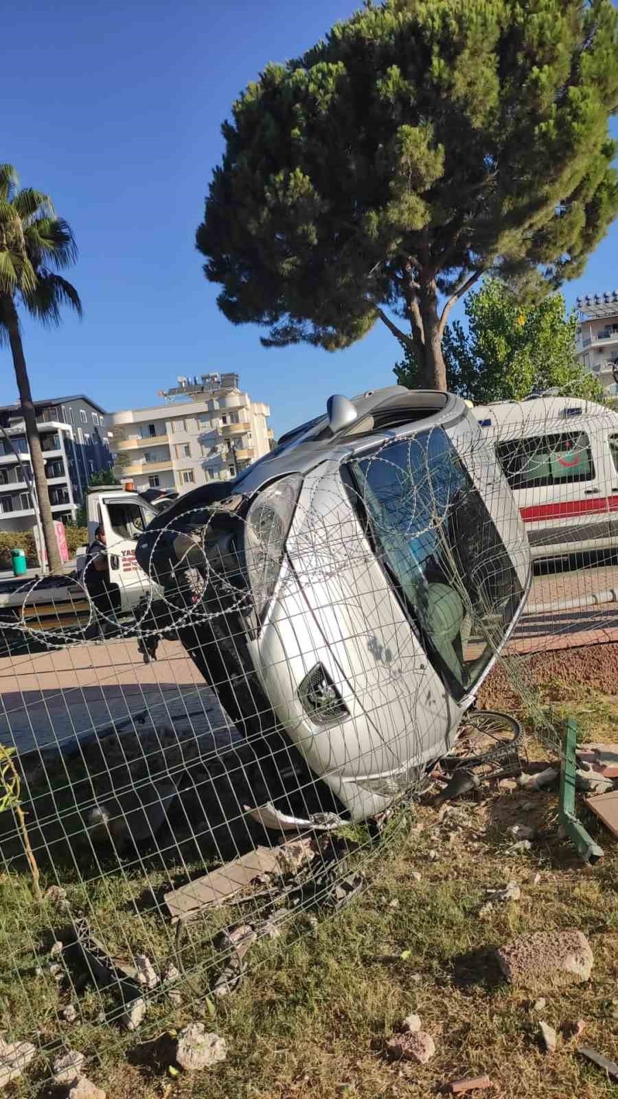 Kaza yapan sürücü aracını bırakıp kaçtı !