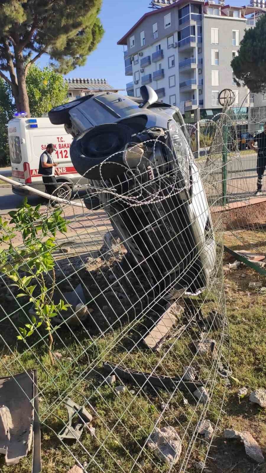 Kaza yapan sürücü aracını bırakıp kaçtı !