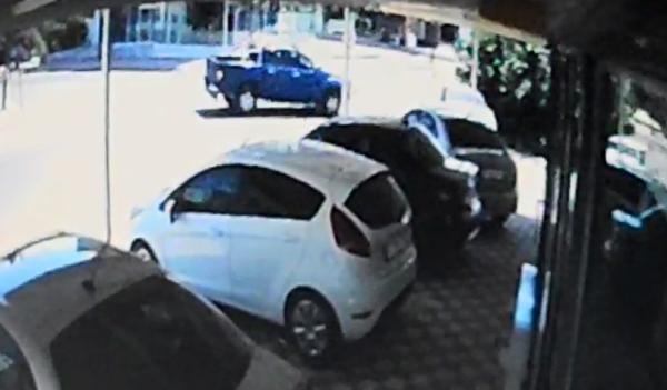 Kazada savrulan otomobilin çarptığı 11 yaşındaki Ahmet, öldü