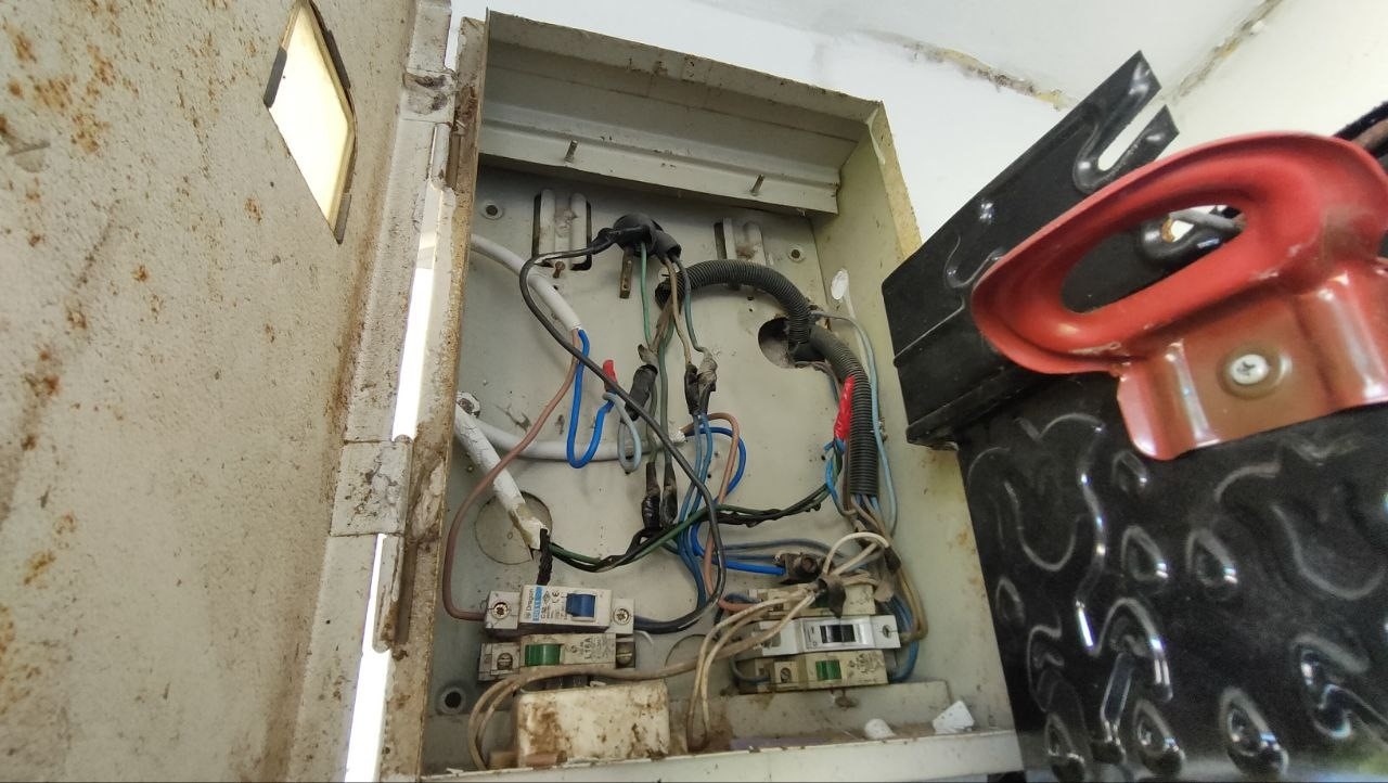 Kiracıya 'elektrik sayacı' zulmü: Sayacı depoya taşıyıp kapısına çifte kilit vurdular