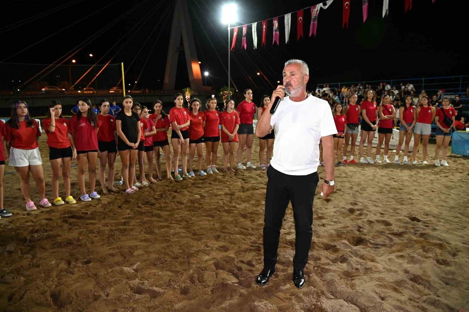 Manavgat'ta plaj voleybolu heyecanı başladı