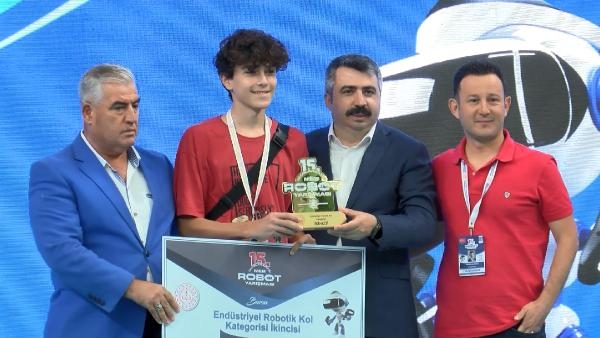 MEB Mesleki ve Teknik Eğitim Genel Müdürü Karagöz: Çocukların coşkusu bizi gençleştiriyor