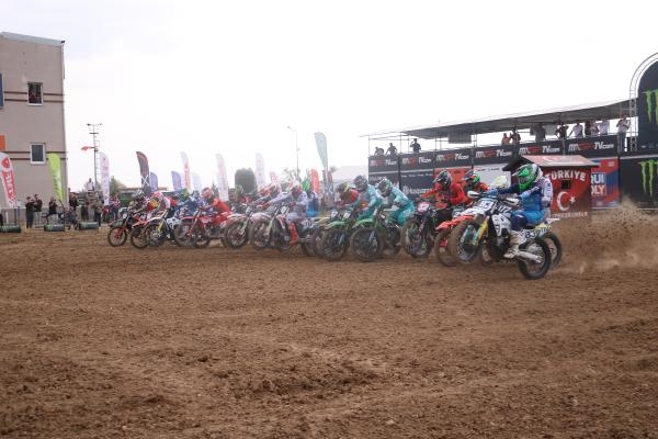 MXGP'de sıralama turları ve ilk ayak yarışlar yapıldı