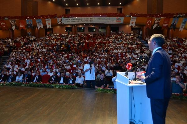 Özgür Özel: Partinin kalitesinden kaybettirecek her tartışmadan uzak durmalıyız