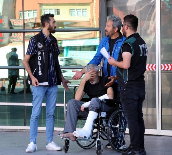 Polisten kaçarken ayağını ve kolunu kıran şüpheli, tekerlekli sandelye ile adliyede