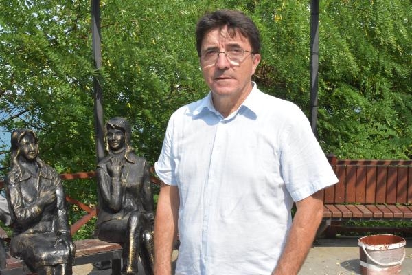 Saldırıya uğrayan 'Üç Kız' heykeli onarıldı