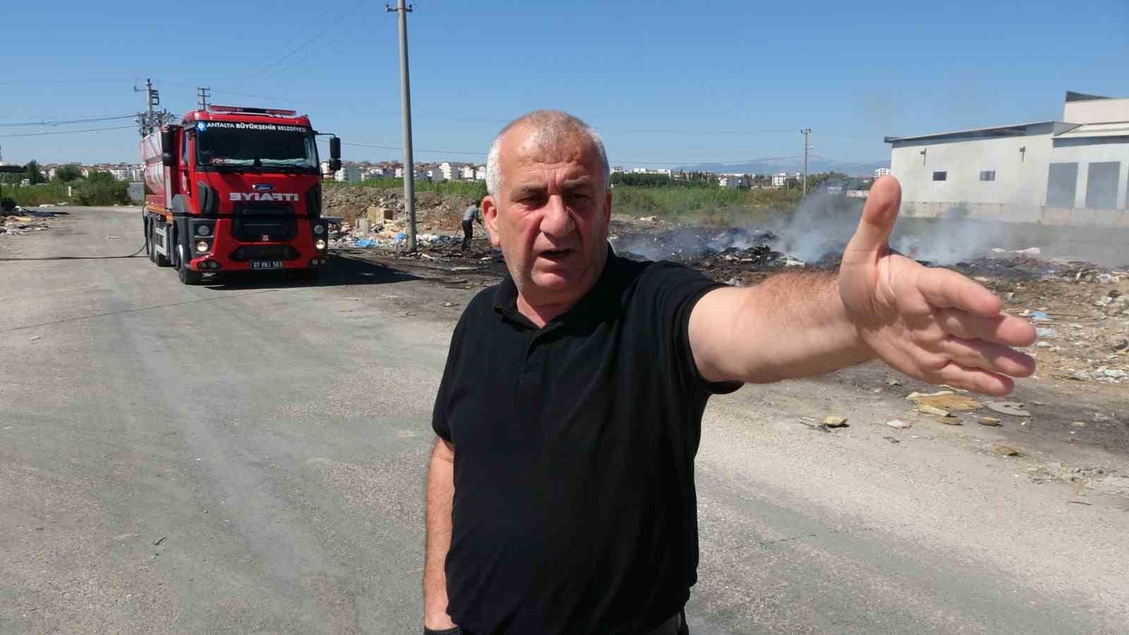 Sanayi sitesinde hurdalık yangını esnafı isyan ettirdi