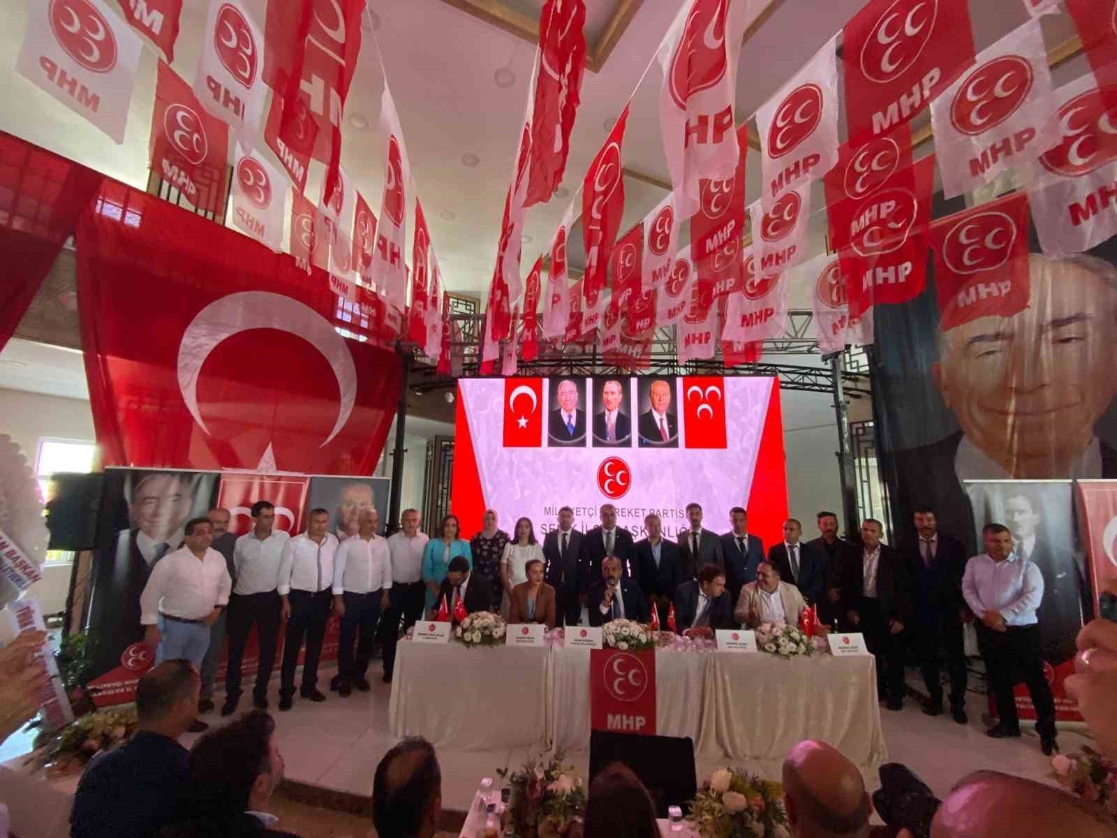 Serik MHP'de Üstünmet güven tazeledi