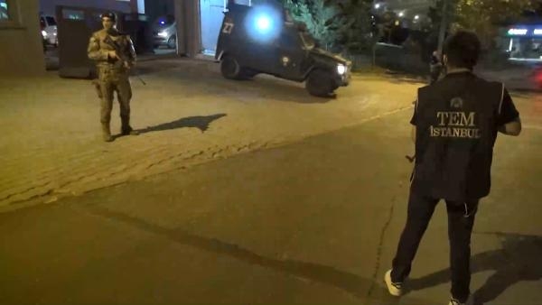 Terör örgütü lehine slogan atan gruba operasyon