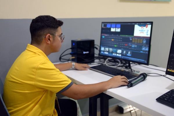 'Uluslararası MEB Robot Yarışması'nın canlı yayınını Demirören Medya Lisesi öğrencileri yaptı