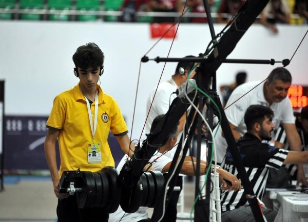 'Uluslararası MEB Robot Yarışması'nın canlı yayınını Demirören Medya Lisesi öğrencileri yaptı