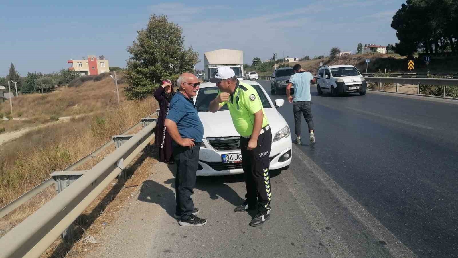 Yaralamalı kazaya giden polisin maddi hasarlı kazada 'haklılık' mesaisi