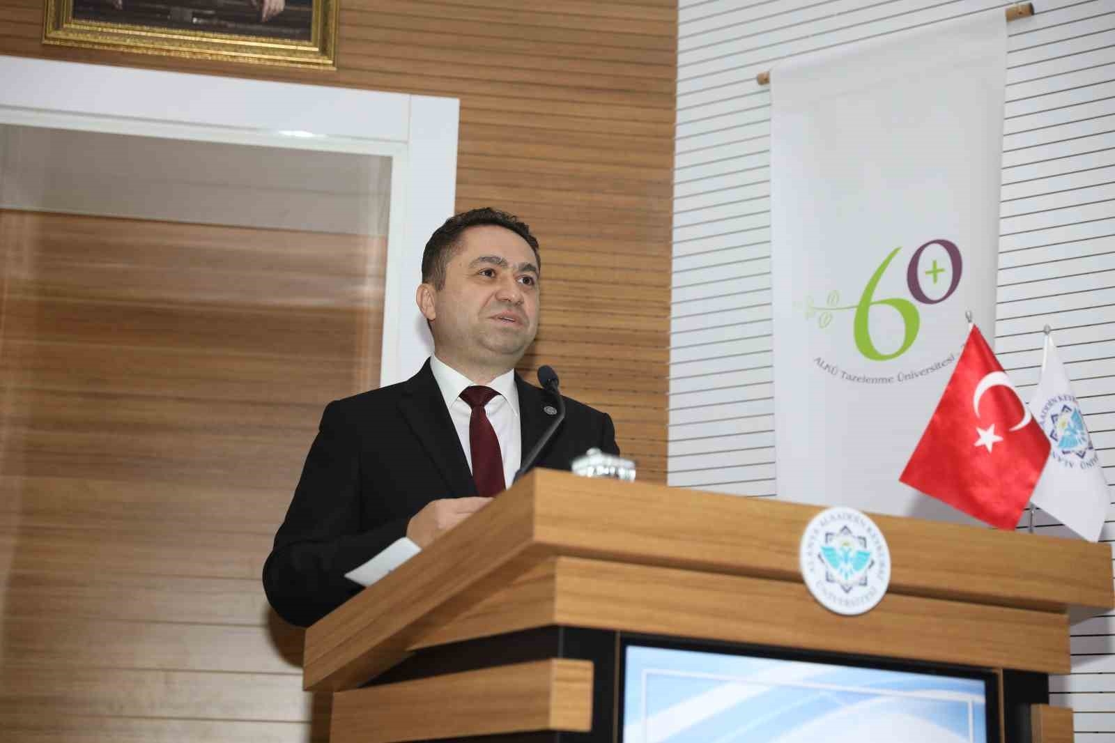 ALKÜ Rektörü Türkdoğan, 60+ Tazelenme Üniversitesinin ilk dersinde ilk yardımın önemini anlattı