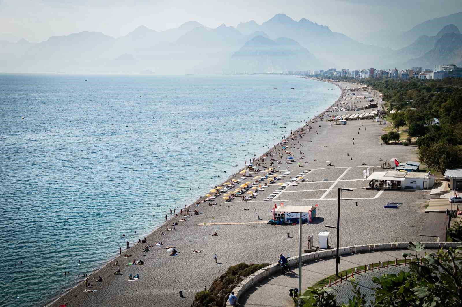 Antalya Sahilleri yazı aratmadı
