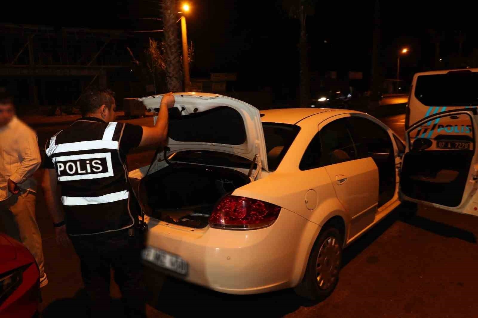 Antalya'da 18 farklı noktada 79 ekip 212 polisle şok uygulama
