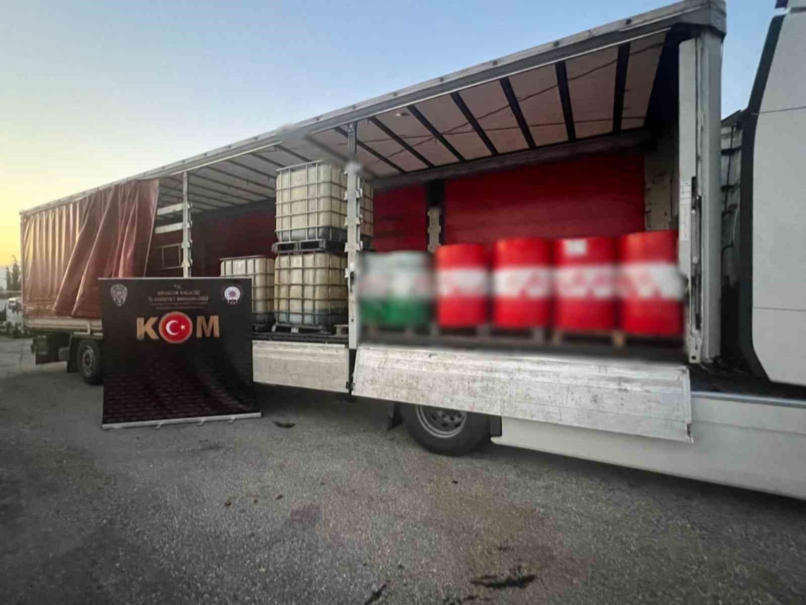 Antalya'da kaçak tütün ve elektronik eşya satan 6 şüpheli yakalandı