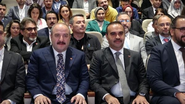 Bakan Kacır: Türkiye bu kez devrimin seyircisi değil, öncüsü