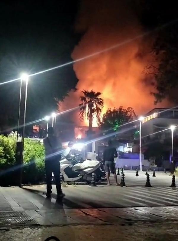 Bodrum'da gece kulübünde yangın