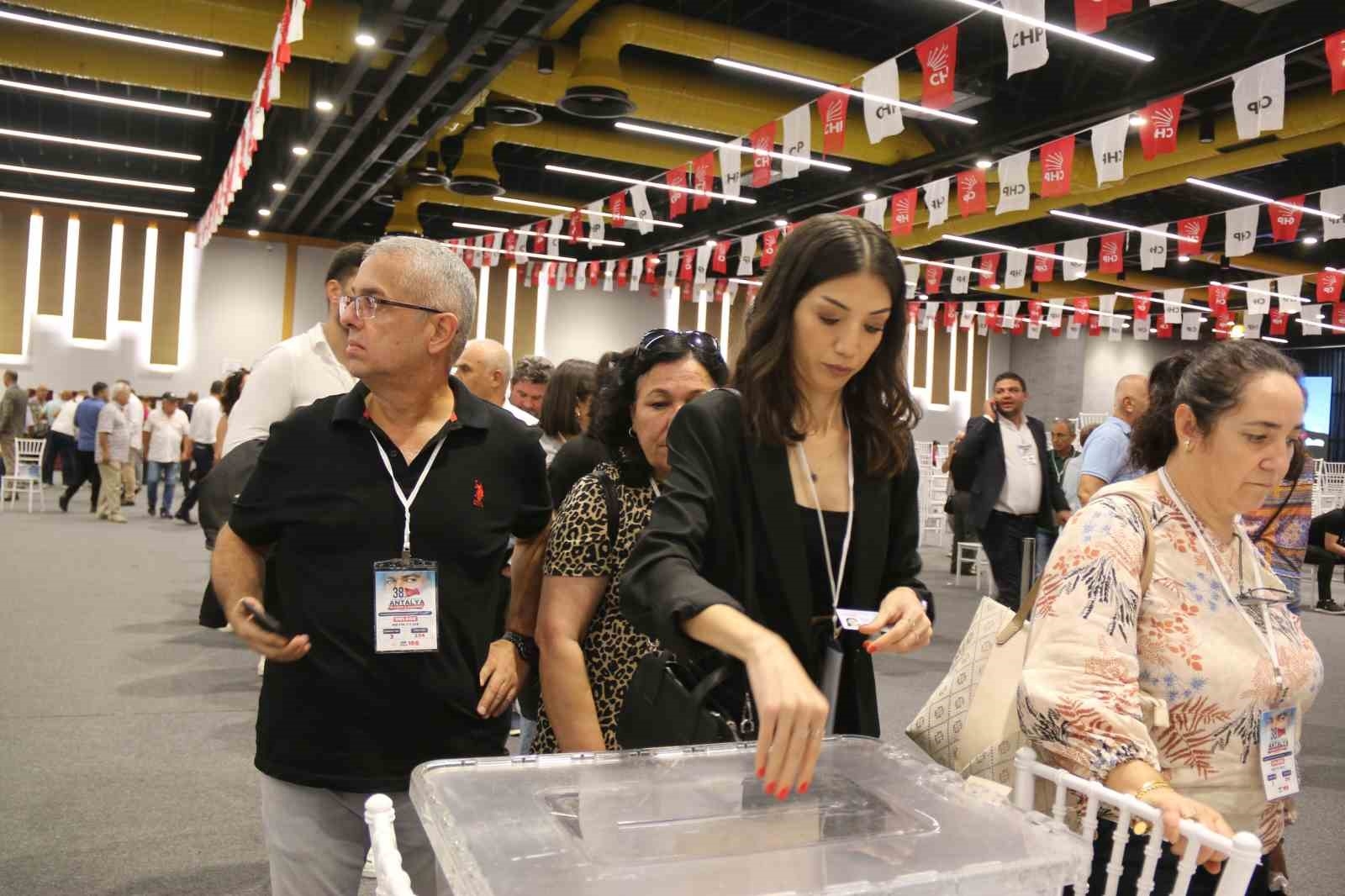 CHP Antalya'da değişim; Yeni Başkan Kamacı oldu