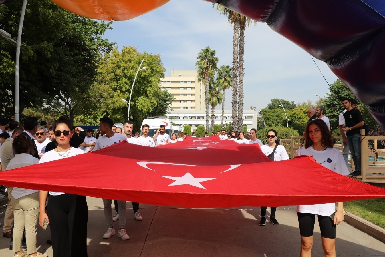 Cumhuriyet için koş Akdeniz etkinliği gerçekleştirildi