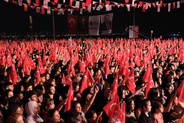 Cumhuriyet'in 100'üncü yılında 500 dronla gökyüzünde gösteri