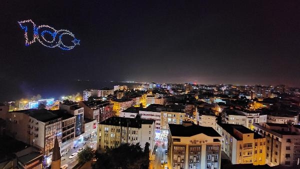 Drone şov gökyüzüne renk kattı