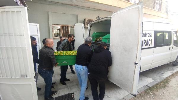 Evinde ölü bulunmuştu, vücudunda 3 bıçak darbesi tespit edildi