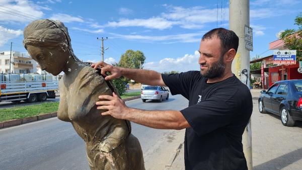 Festivalin simgesi 'Venüs', hurdacıdan alınıp yol kenarına süs yapıldı