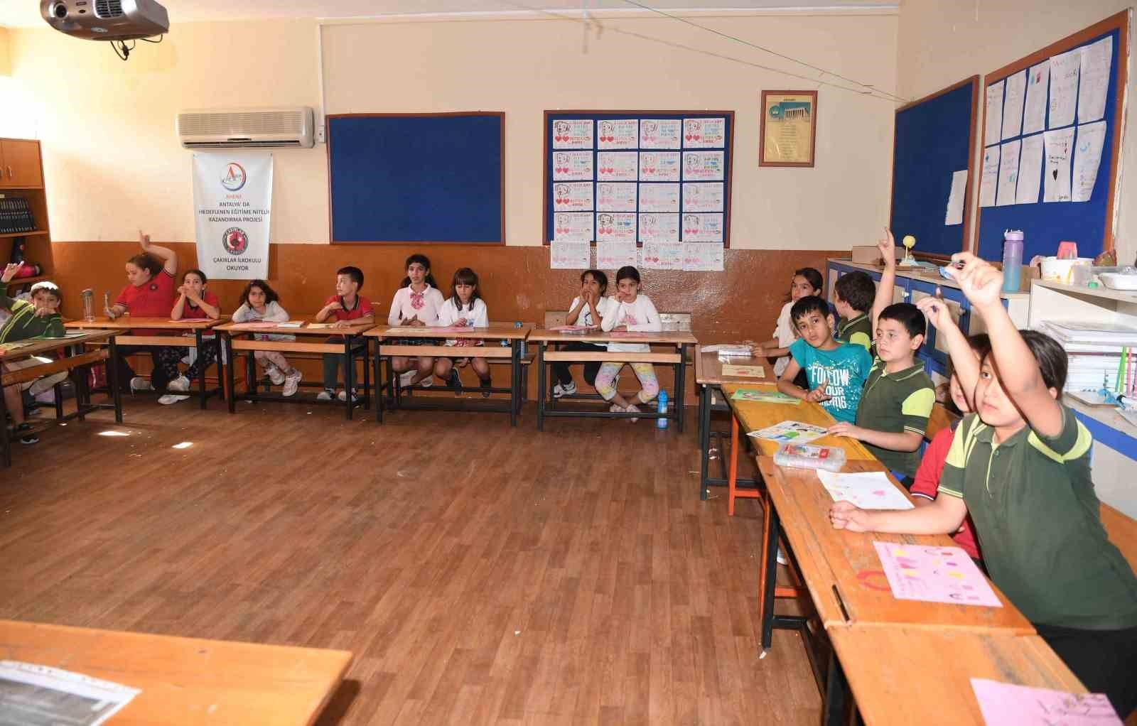 Konyaaltı'nda Dünya Kız Çocukları Günü kutlandı
