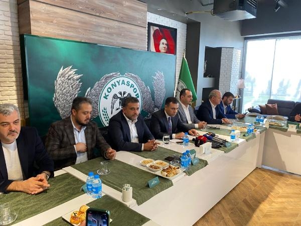 Konyaspor Başkanı Özgökçen: Aykut hocayla çalışmanın uygun olmadığı kanaati oluştu