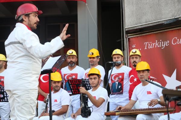 Madenciler, Cumhuriyet için sahnede