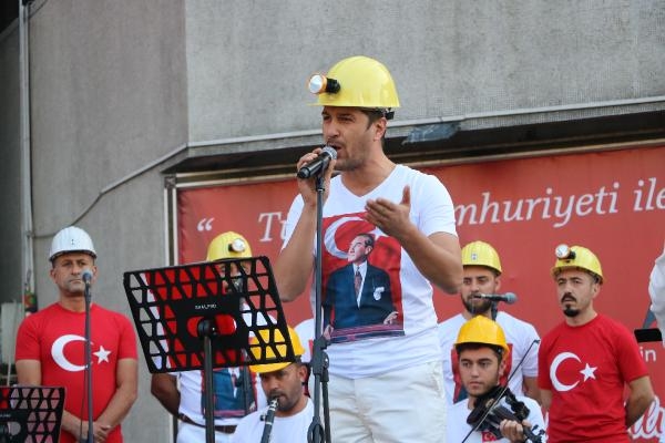 Madenciler, Cumhuriyet için sahnede