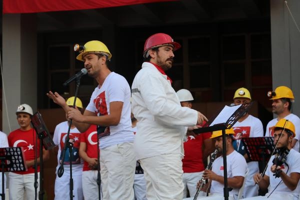 Madenciler, Cumhuriyet için sahnede