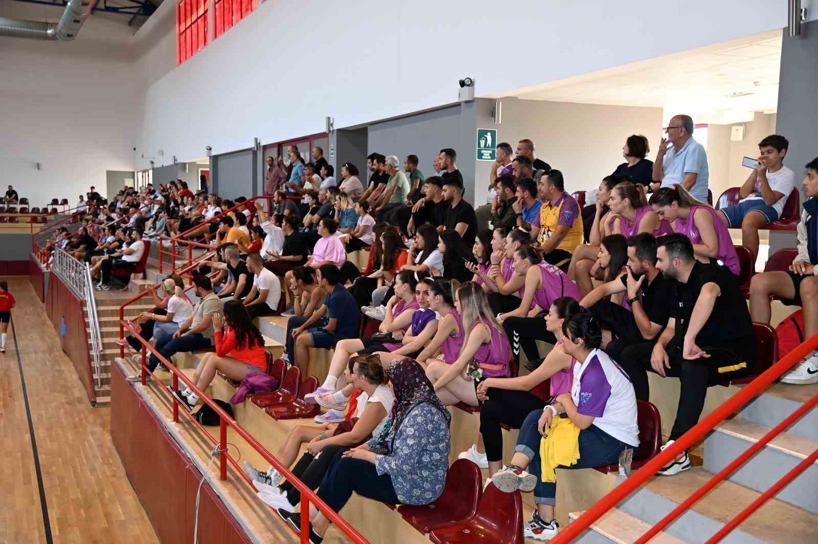 Manavgat'ın sultanları deplasmanda galip geldi