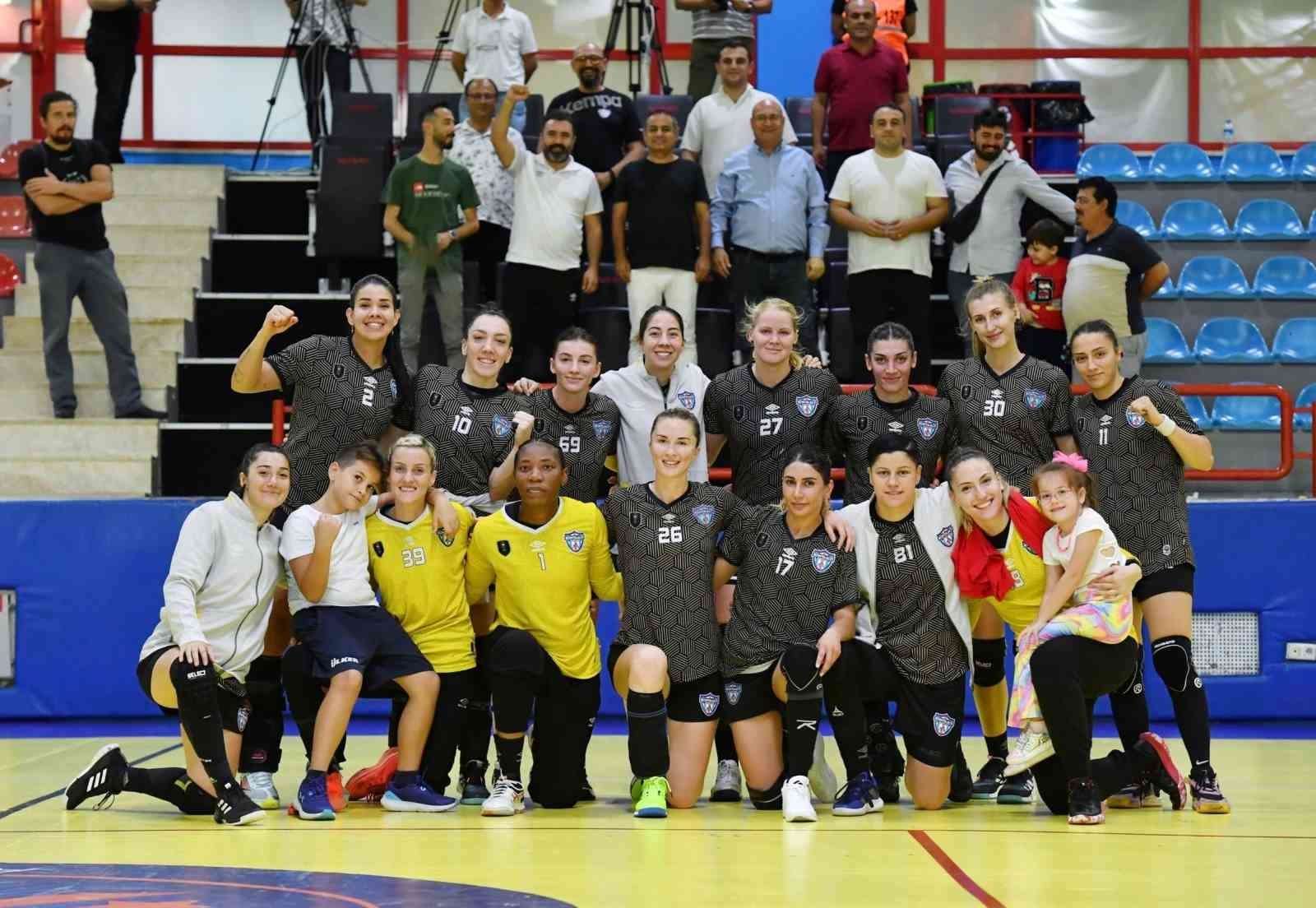Mavi Kelebekler, Aksaray'a fark attı