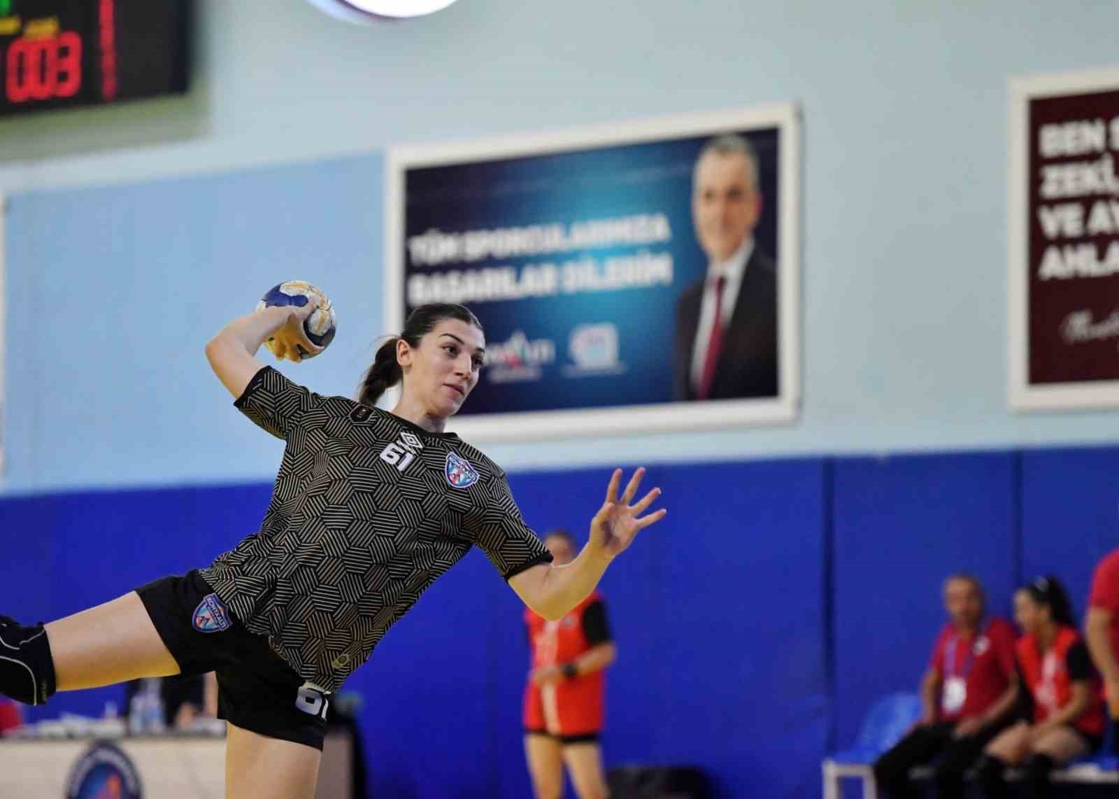 Mavi Kelebekler, Aksaray'a fark attı