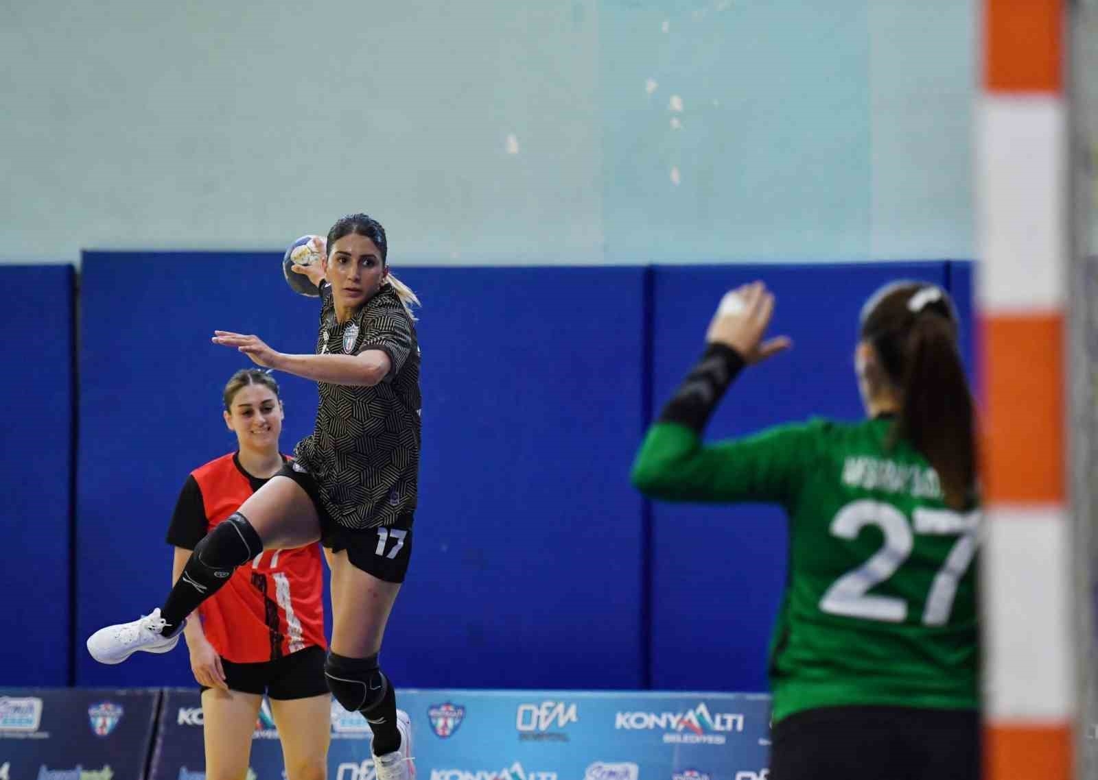 Mavi Kelebekler, Aksaray'a fark attı