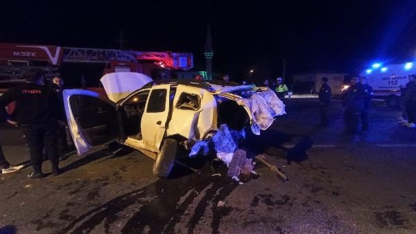 Otomobilin, kırmızı ışıkta çarptığı cipin sürücüsü öldü, ibre 140 km'de takılı kaldı