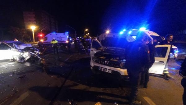 Otomobilin, kırmızı ışıkta çarptığı cipin sürücüsü öldü, ibre 140 km'de takılı kaldı