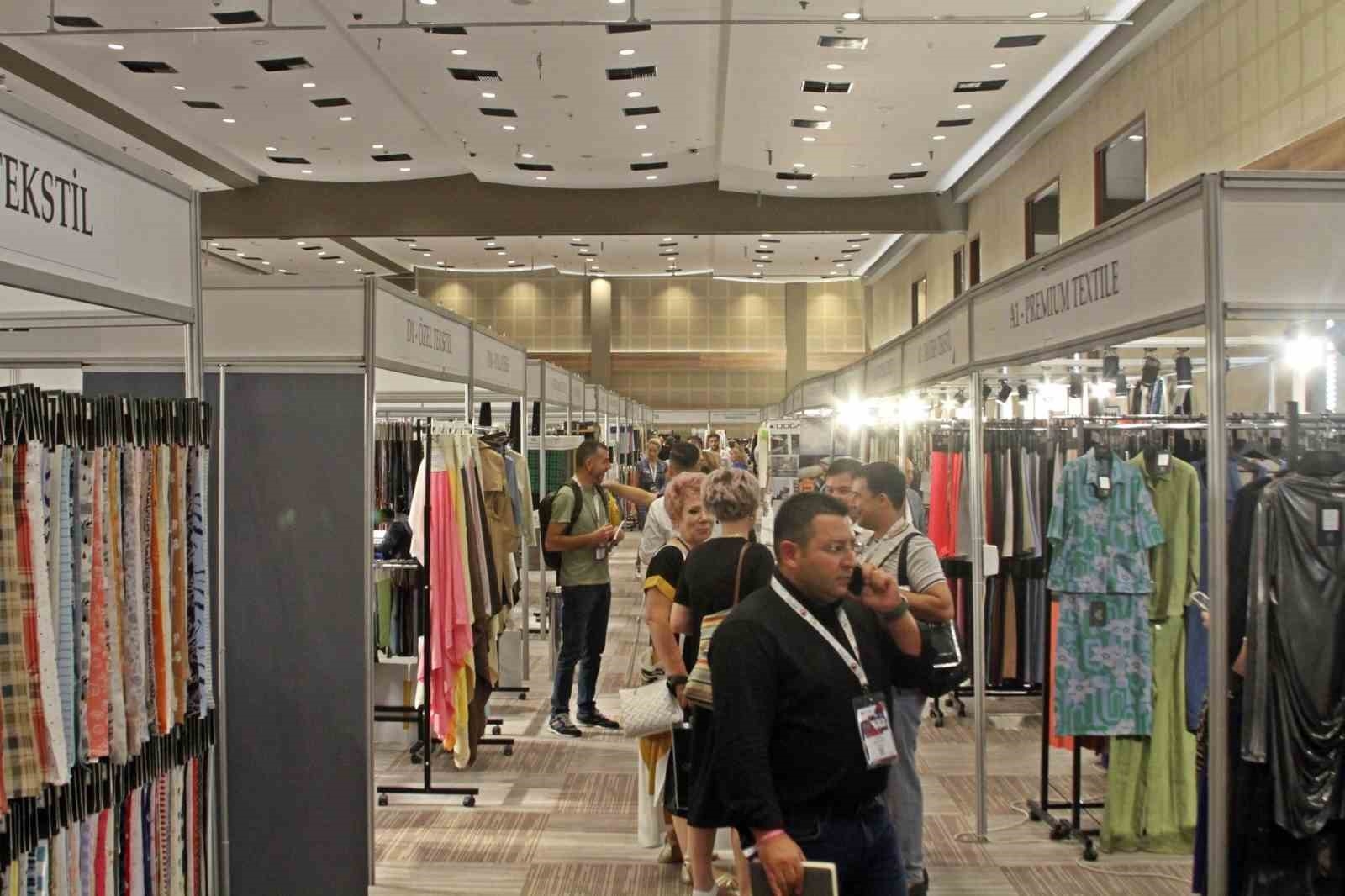 Tekstil zirvesi Antalya'da başladı