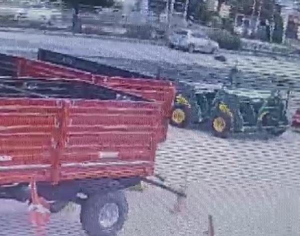 Yolun karşısına geçerken otomobilin çarptığı yaya yaralandı; o anlar kamerada