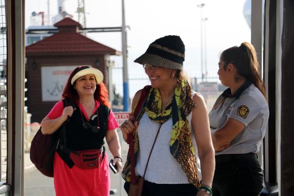 1753 turistin bulunduğu kruvaziyer, Alanya'ya demirledi