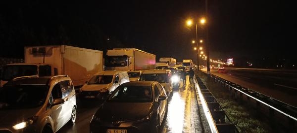18 araçlı zincirleme kaza da yaralılar var